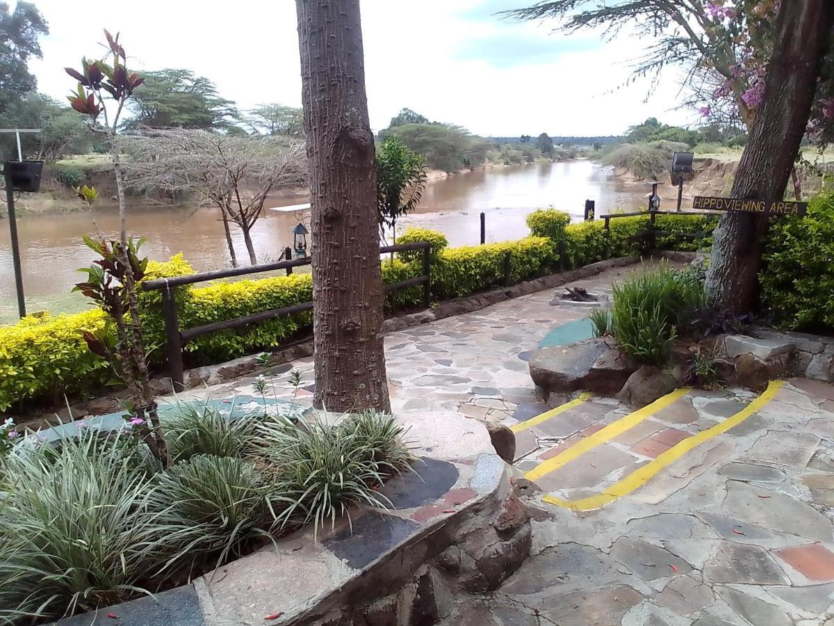Mara River Lodge *