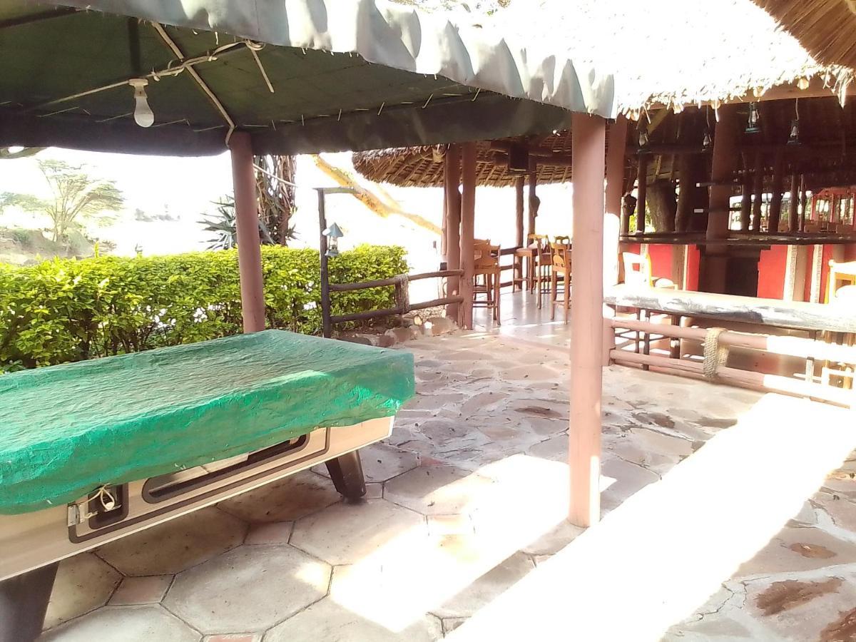 Lodge Mara River *