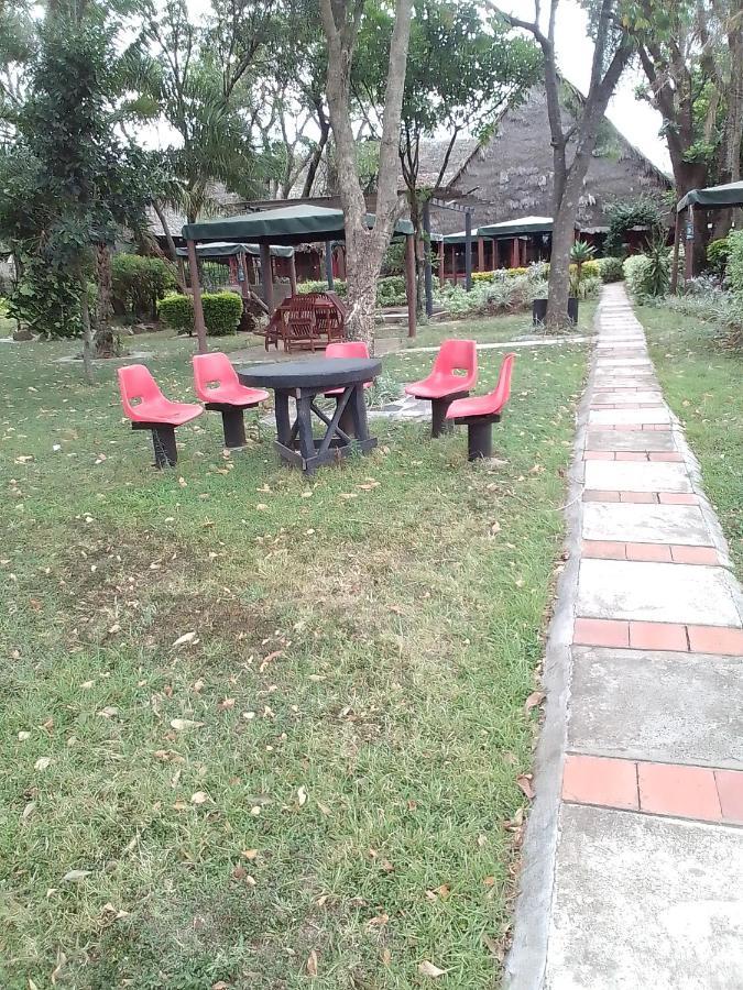 Lodge Mara River *
