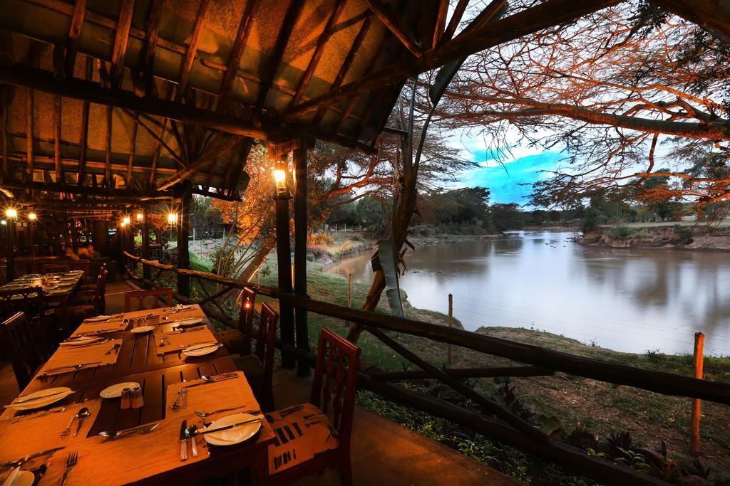 Lodge Mara River