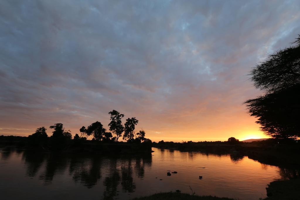 Mara River Lodge *