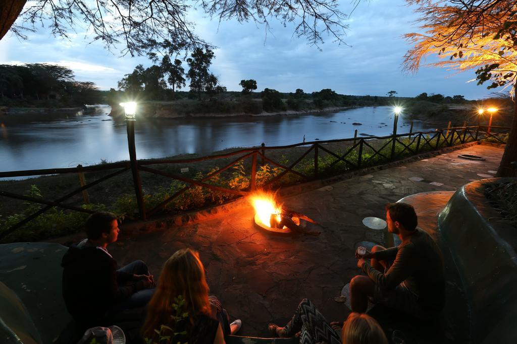 Lodge Mara River *